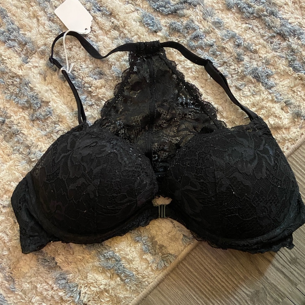(2) Victoria’s Secret Bras